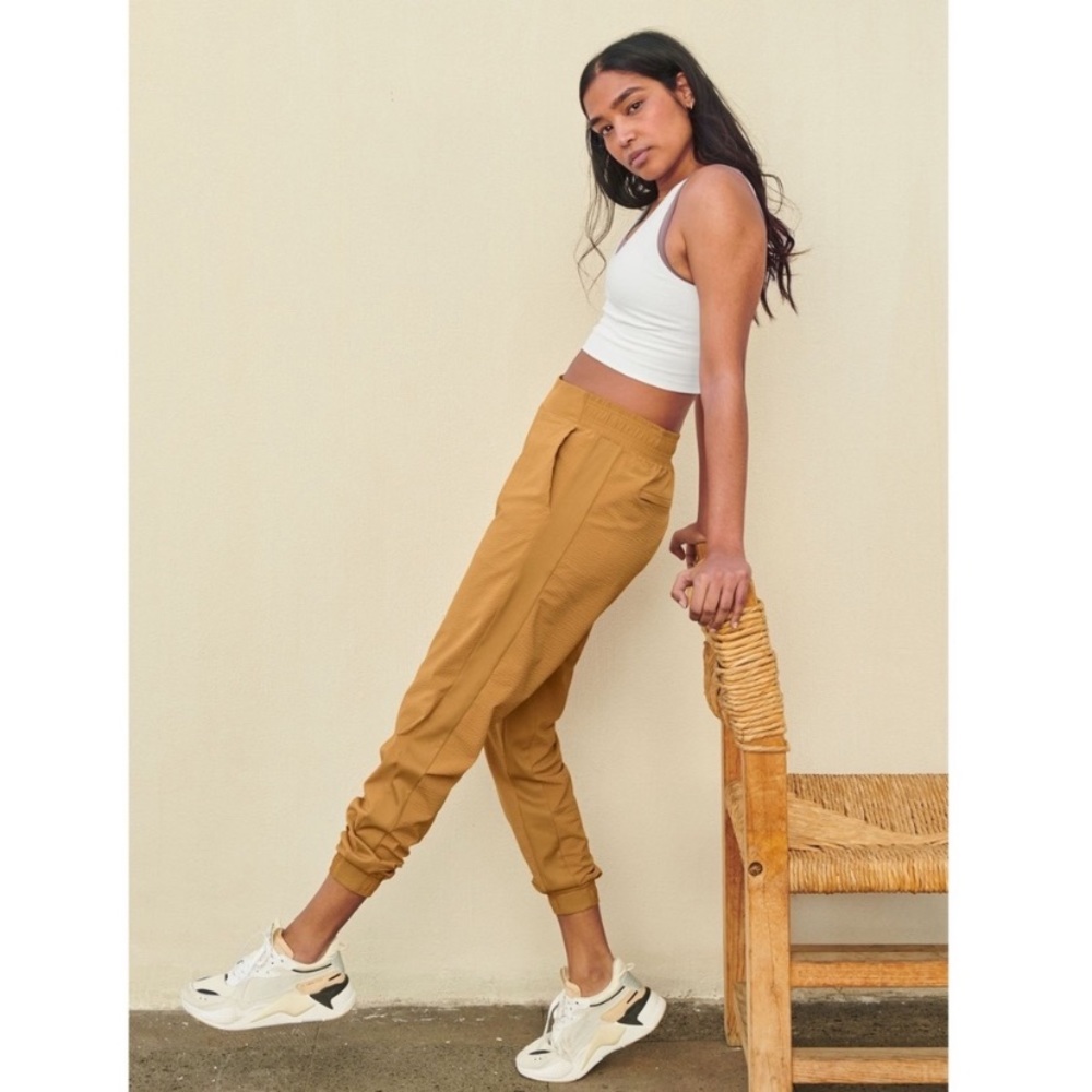 Athleta textured Brooklyn joggers 4